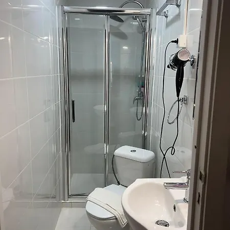 Apartamento Bernardim Ribeiro 55 Alloggio in famiglia Lisbona